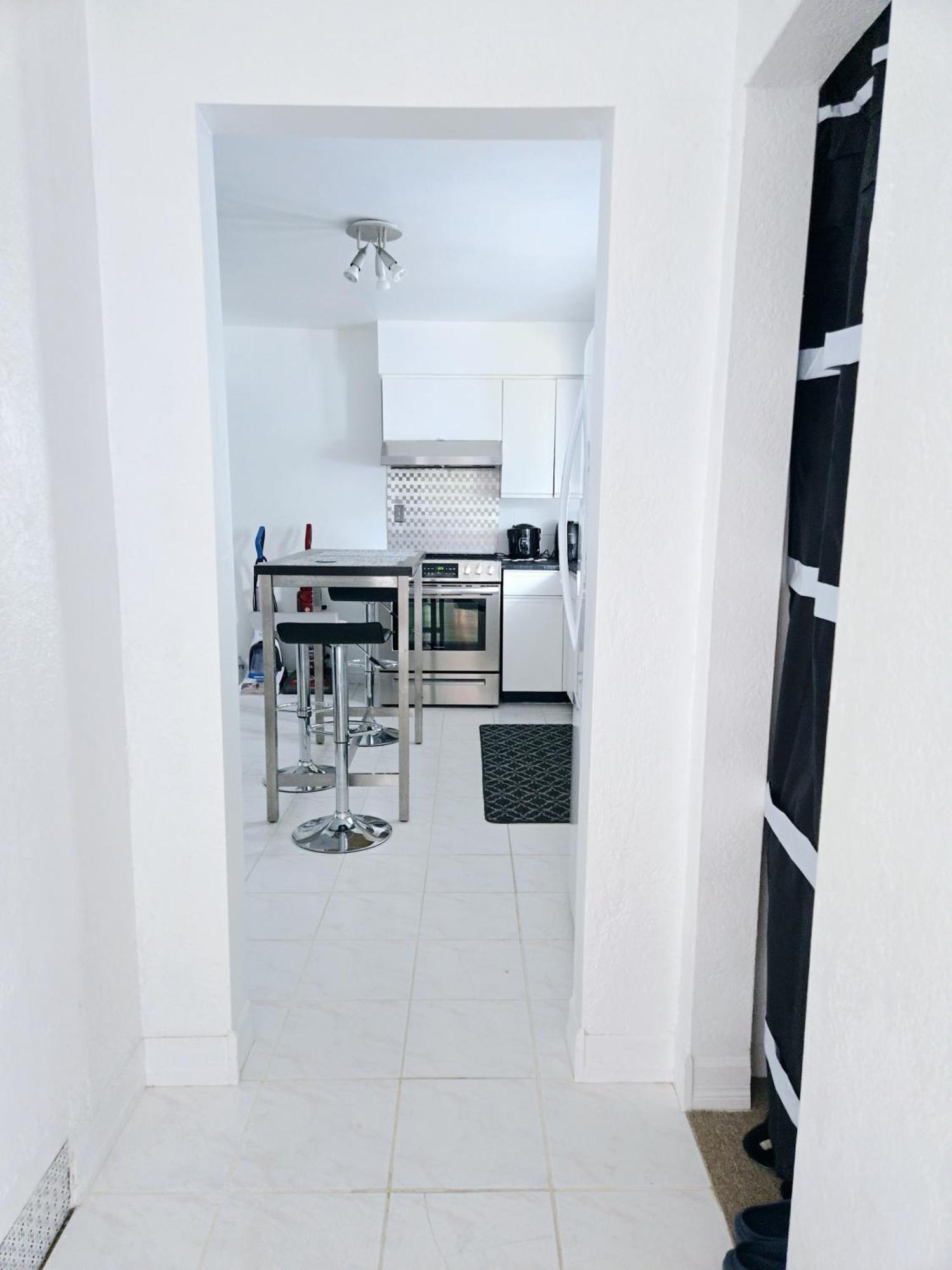 Lovely Cozy Room! With Attached Private Bath In The Heart Of Vancouver! Private Parking & Self Check-In! Eksteriør bilde